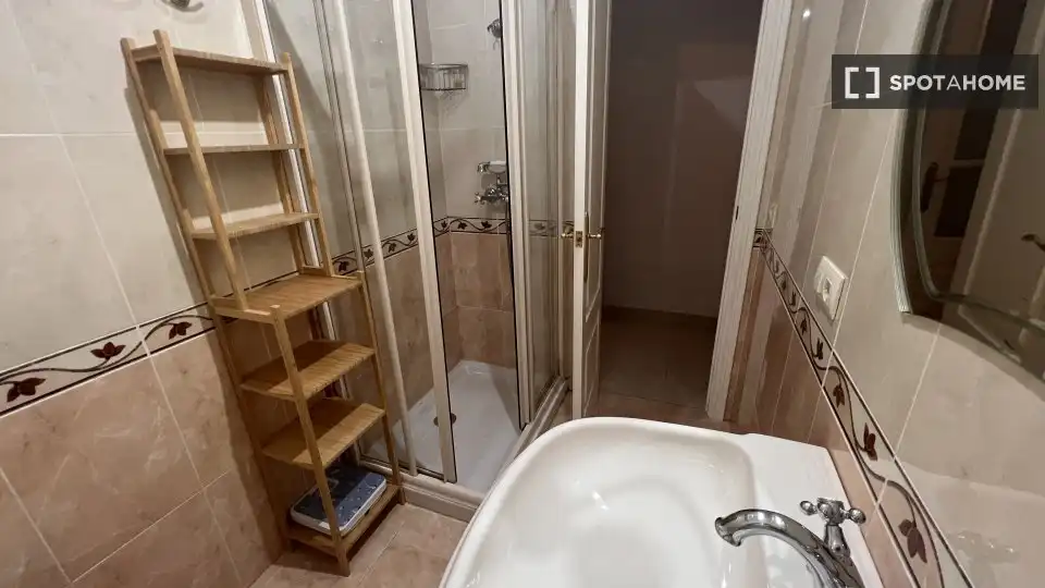 Room in La Calzada - La Florida