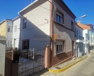 Exterior view of House or chalet for sale in Vilagarcía de Arousa  with Heating, Terrace and Storage room