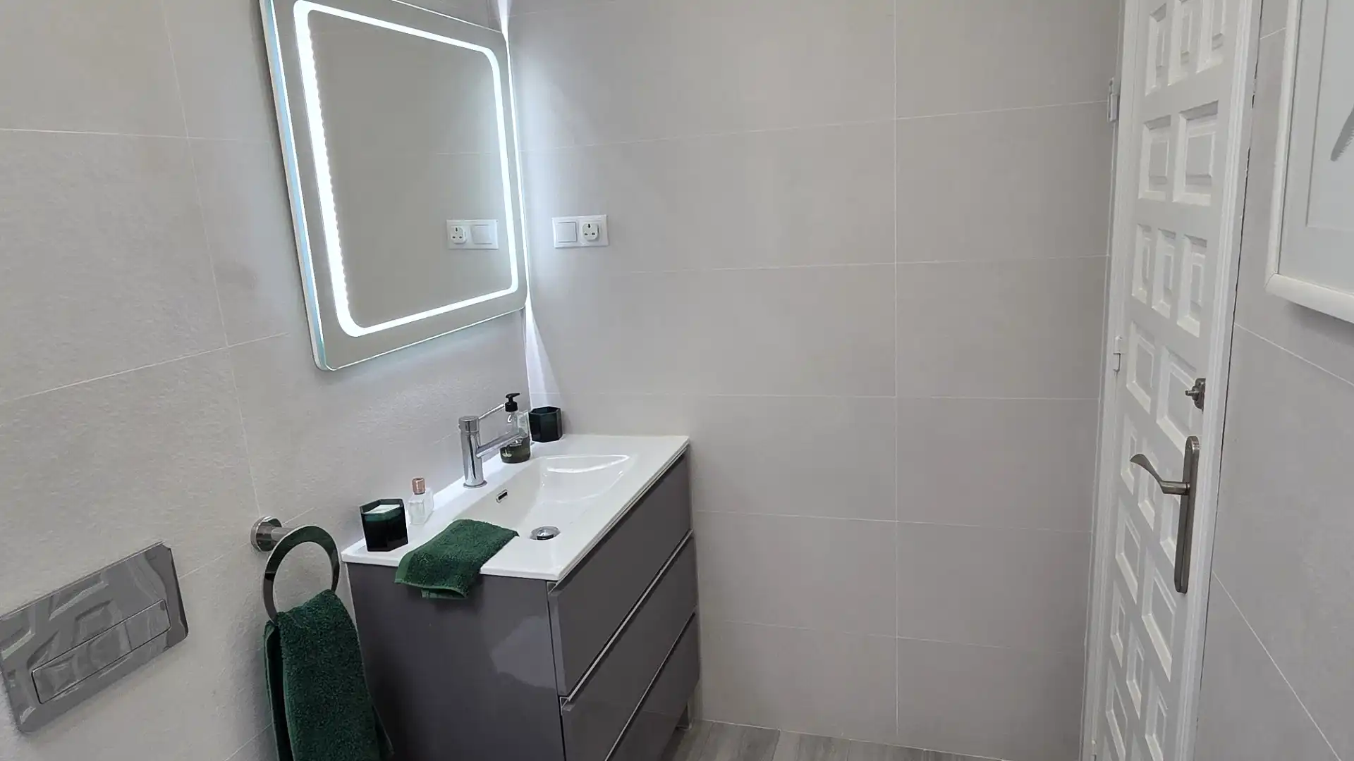 Bathroom of Detached homes for sale in Cartagena  with Air Conditioner, Terrace and Furnished
