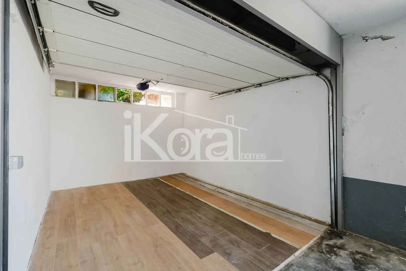 Aparcament de Dúplex en venda en Donostia - San Sebastián  amb Forn, Rentadora i Microones