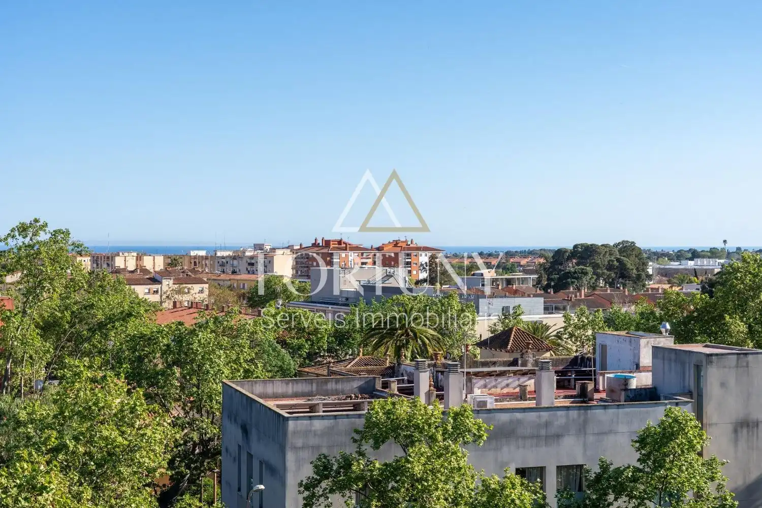 Vista exterior de Àtic en venda en Reus amb Piscina