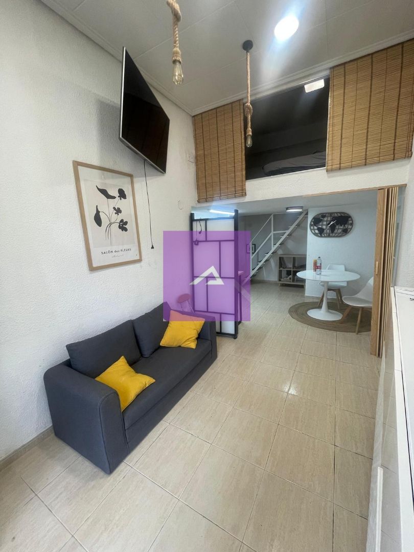 Sala d'estar de Local en venda en  Valencia Capital amb Aire condicionat i Moblat
