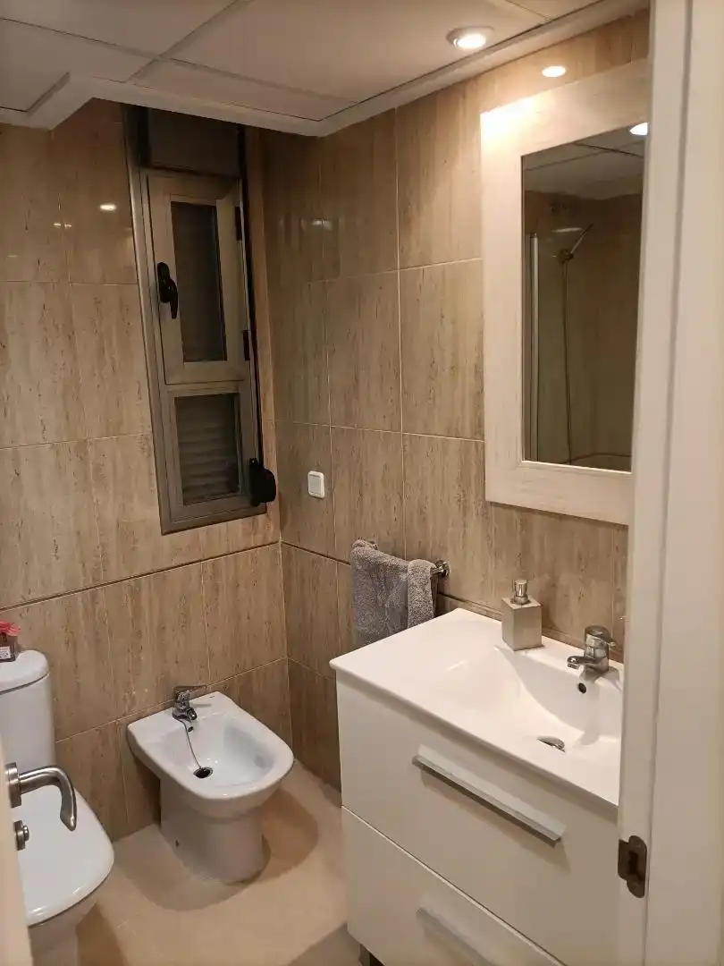 Bany de Apartament de lloguer en Águilas amb Aire condicionat, Moblat i Forn