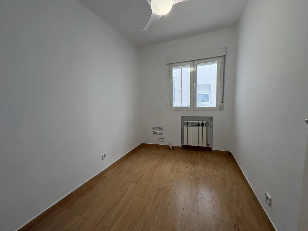 Bedroom of Flat for rent in Madrid  with Air Conditioner, Heating and Furnished
