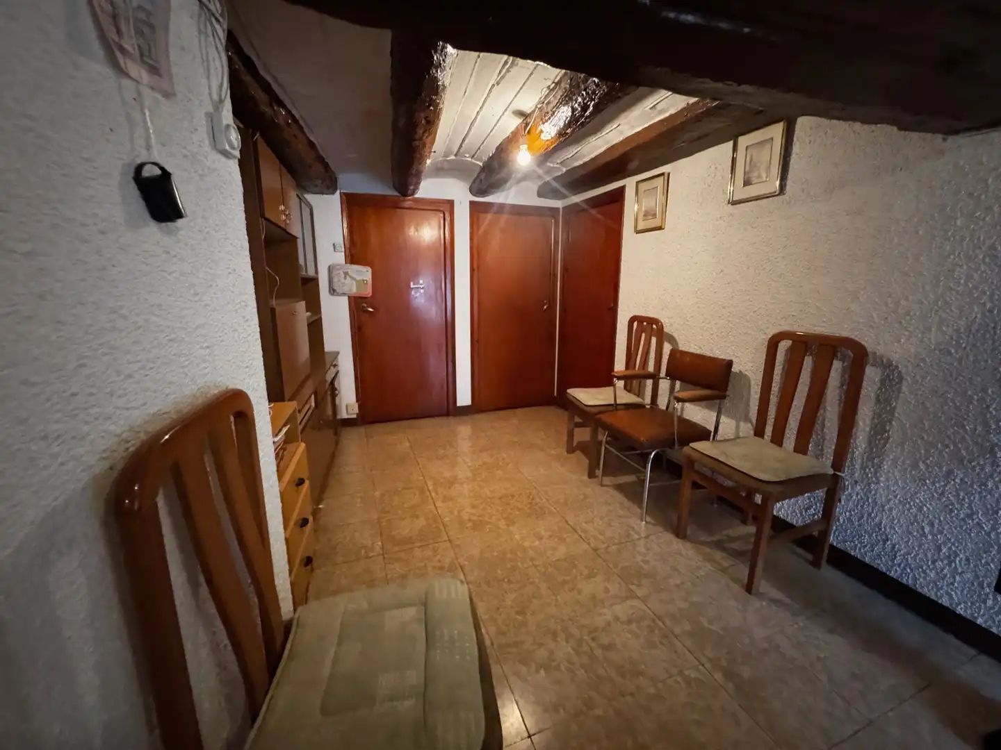 Einfamilien-Reihenhaus zum Verkauf in Arnes mit Abstellraum, Möbliert und Ofen