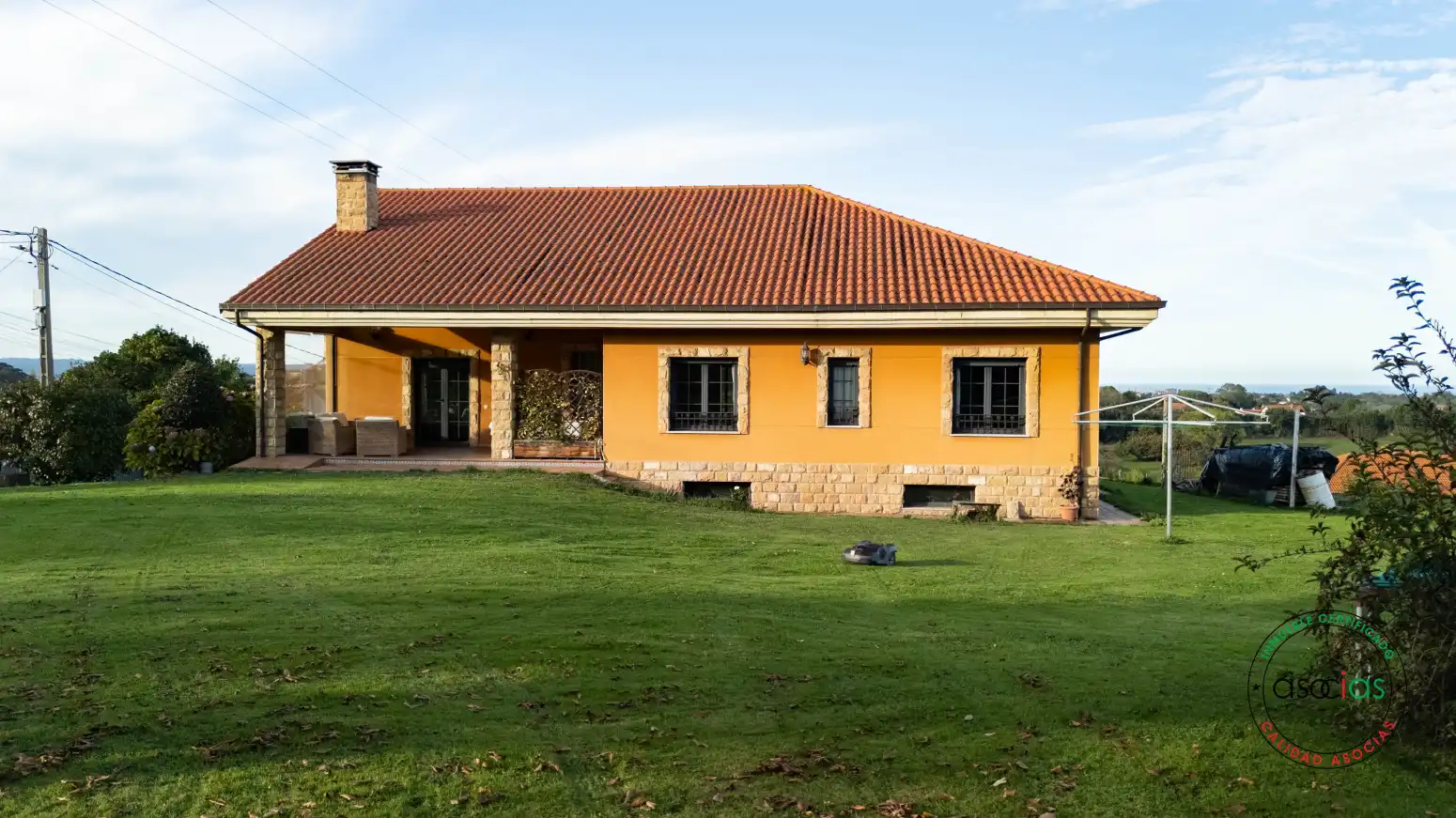 Vista exterior de Casa o xalet en venda en Gijón  amb Calefacció, Parquet i Terrassa