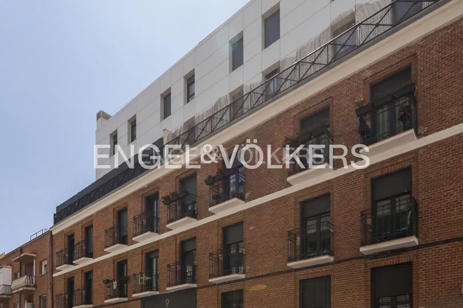 Vista exterior de Pis en venda en Madrid amb Aire condicionat i Calefacció