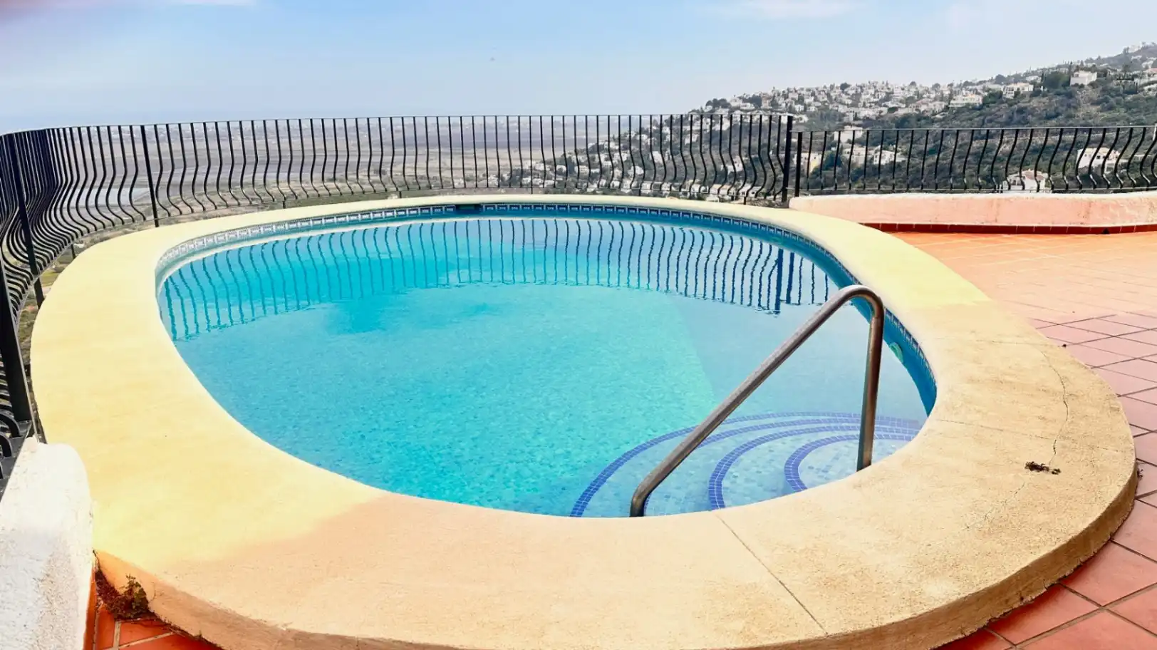 Chalet con piscina en venta en Pego