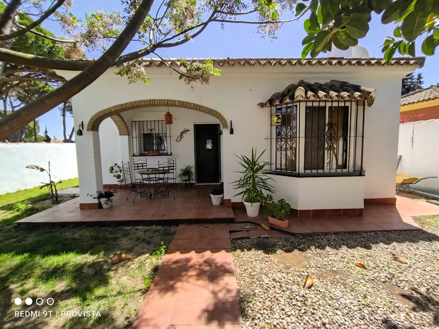 Vista exterior de Casa o xalet de lloguer en Chiclana de la Frontera amb Jardí privat, Terrassa i Piscina