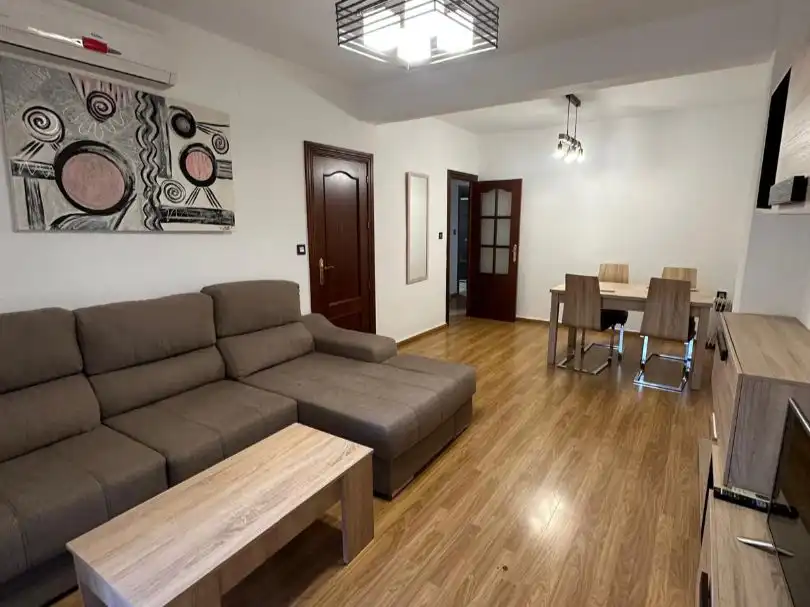 Sala de estar de Piso de alquiler en  Granada Capital con Aire acondicionado y Balcón