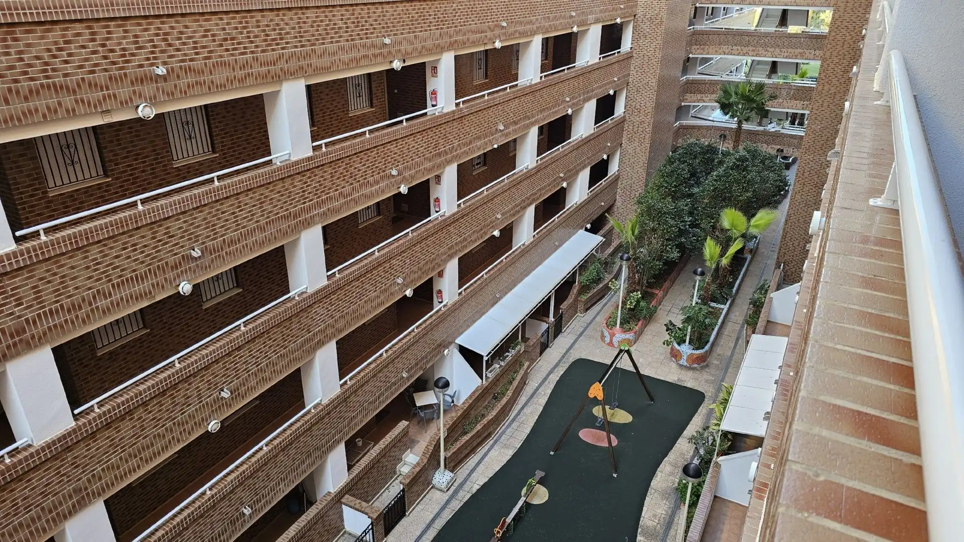 Außenansicht von Wohnungen zum Verkauf in Oropesa del Mar / Orpesa mit Klimaanlage, Heizung und Terrasse