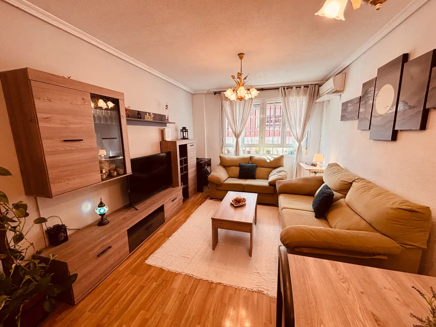 Living room of Flat for rent in Getafe  with Air Conditioner, Parquet flooring and Washing machine