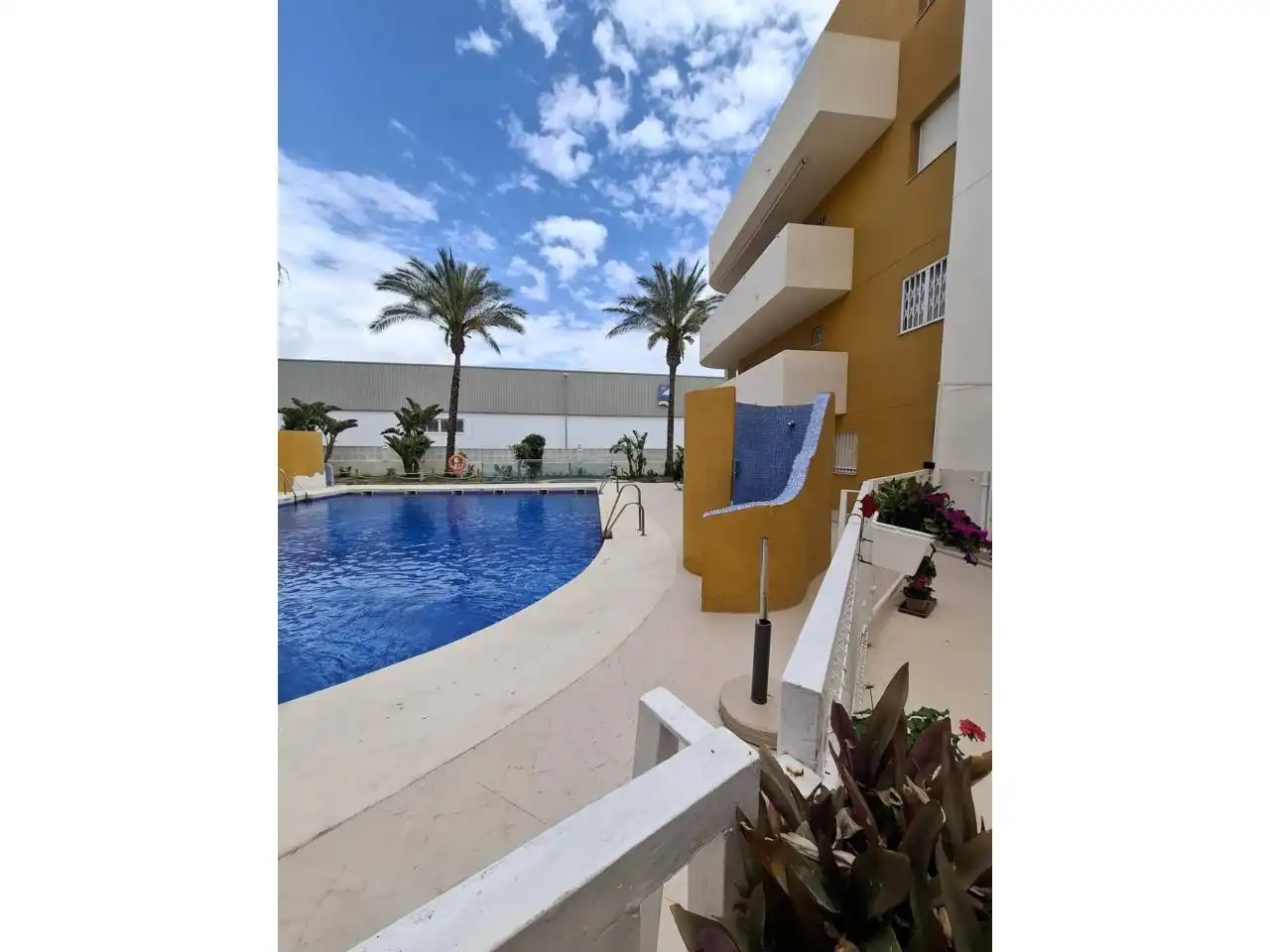 Piscina de Piso en venta en Roquetas de Mar con Aire acondicionado, Terraza y Piscina comunitaria