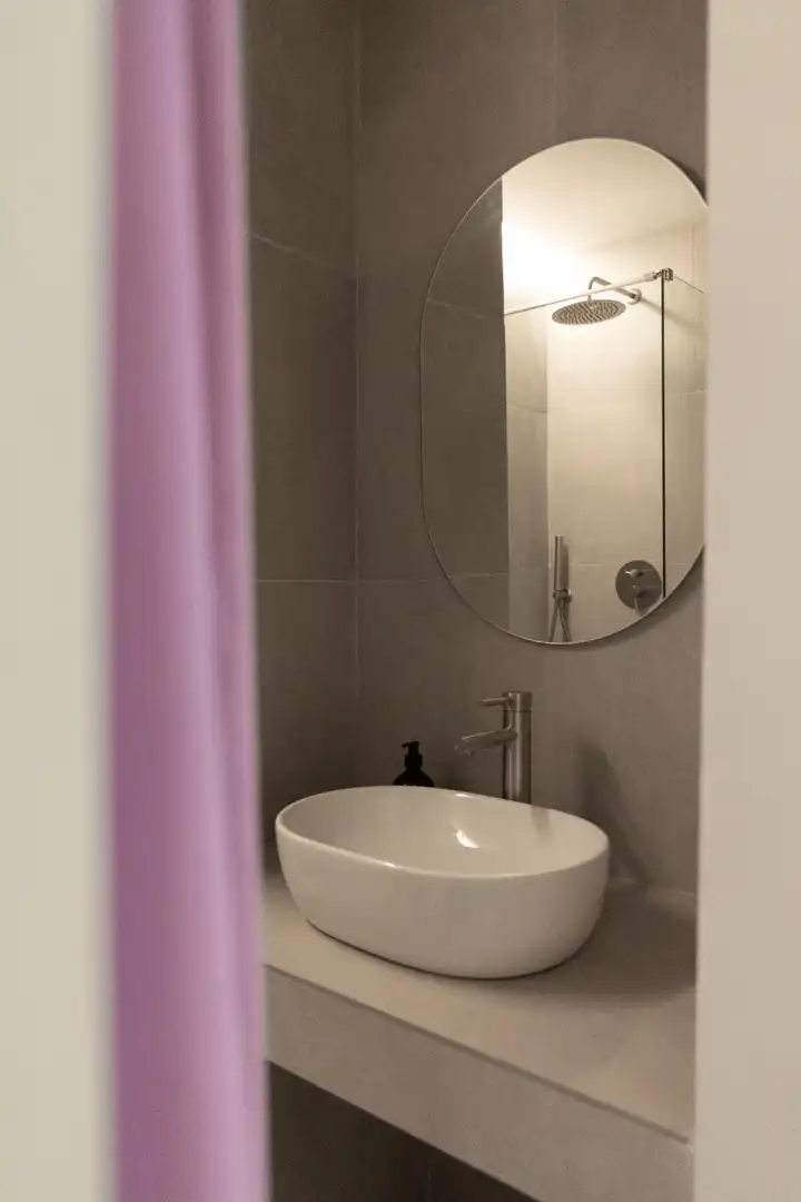 Bathroom of Flat for share in Moncada  with Air Conditioner, Heating and Furnished