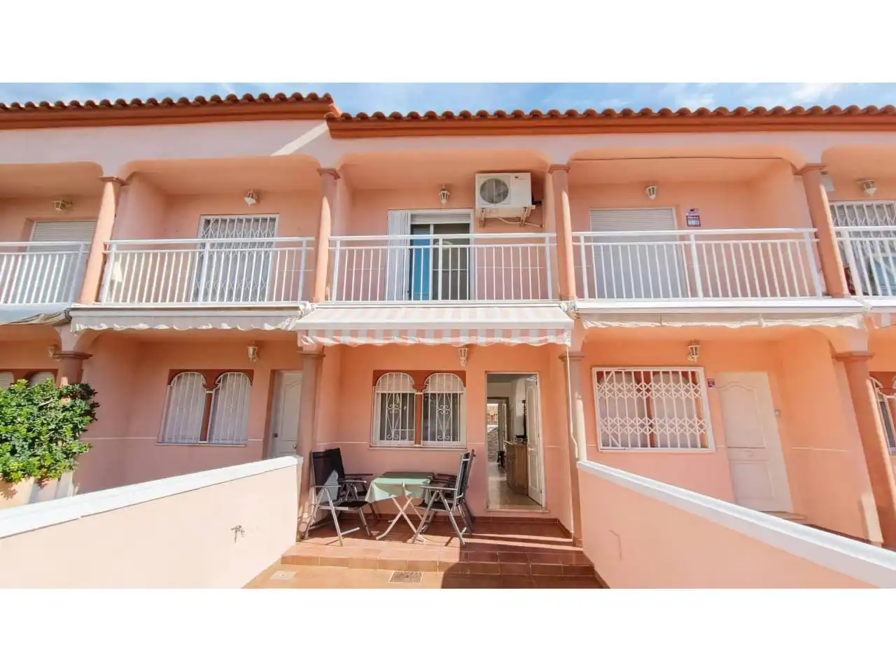 Maison mitoyenne avec piscine à vendre à Avenida Papa Luna