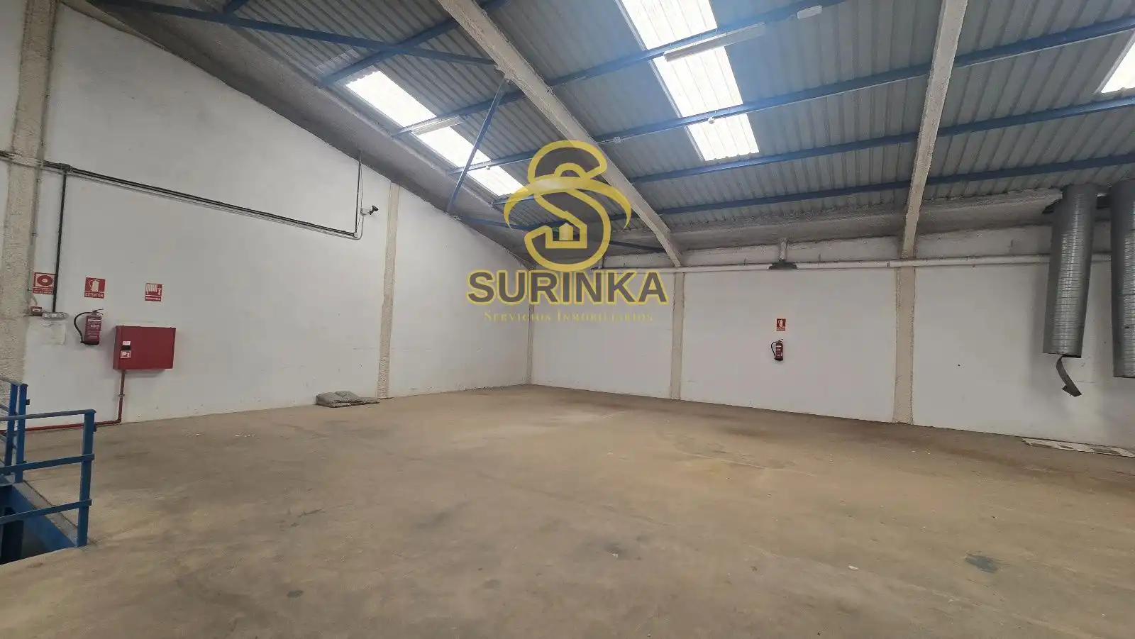 Nau industrial en venda a GARLOPA