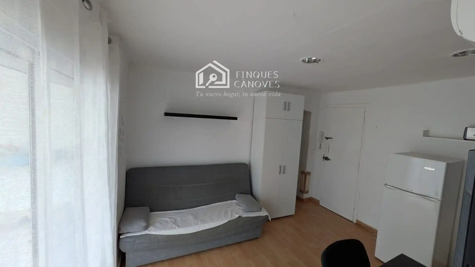 Habitación de Apartamento en venta en Salou con Calefacción, Terraza y Amueblado