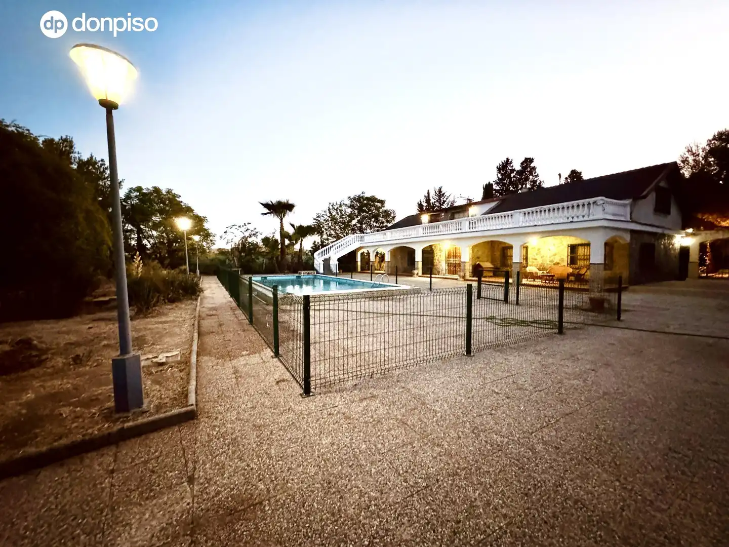 Piscina de Casa o xalet en venda en Chauchina amb Jardí privat, Parquet i Terrassa