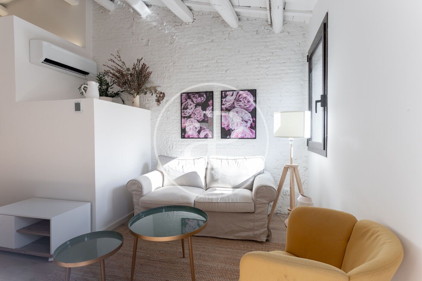 Sala de estar de Piso de alquiler en  Barcelona Capital con Aire acondicionado, Calefacción y Amueblado
