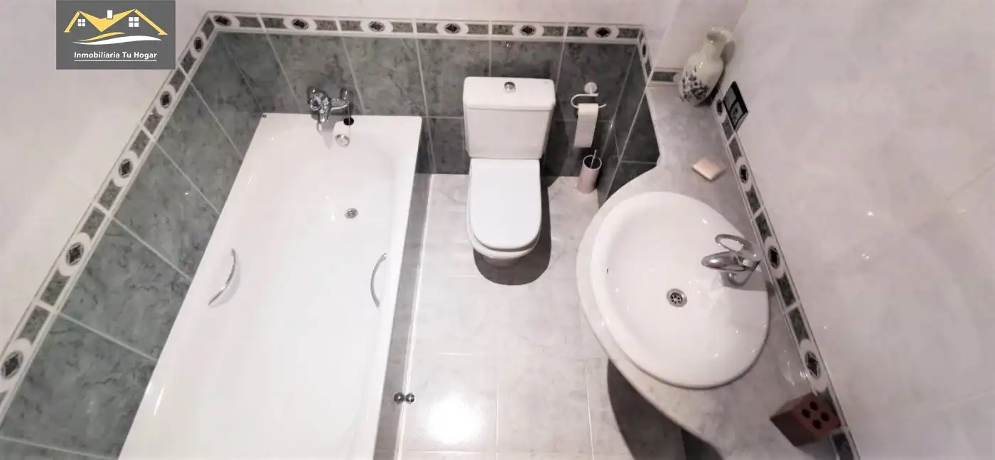Baño de Casa o chalet en venta en A Pobra de Trives  con Calefacción, Terraza y Trastero