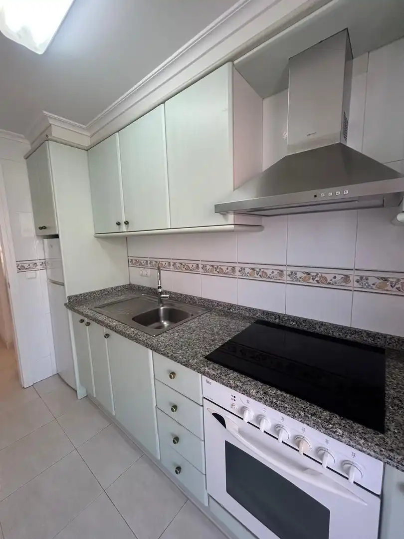 Cuina de Apartament en venda en Calpe / Calp amb Aire condicionat, Calefacció i Terrassa