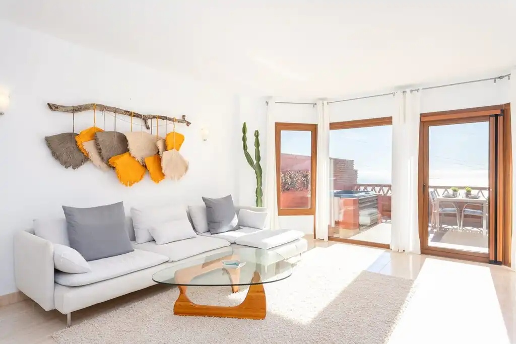 Sala d'estar de Dúplex en venda en Benalmádena amb Aire condicionat, Terrassa i Moblat