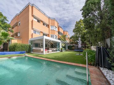 Flat with pool for sale in Moncloa - Aravaca