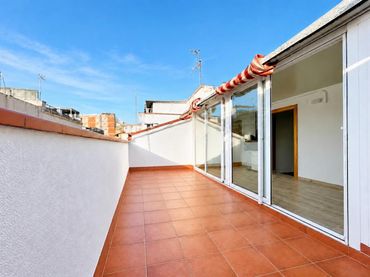Penthouse mit Garten zum Verkauf in de la Indústria