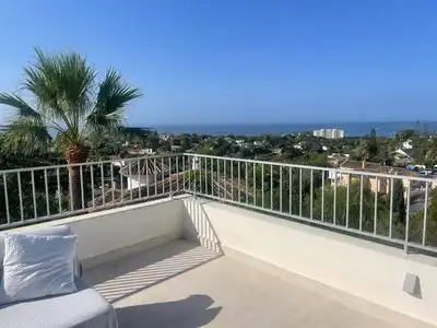 Terrassa de Casa o xalet en venda en Marbella amb Aire condicionat, Calefacció i Jardí privat