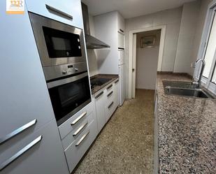 Kitchen of Flat to rent in Estepona