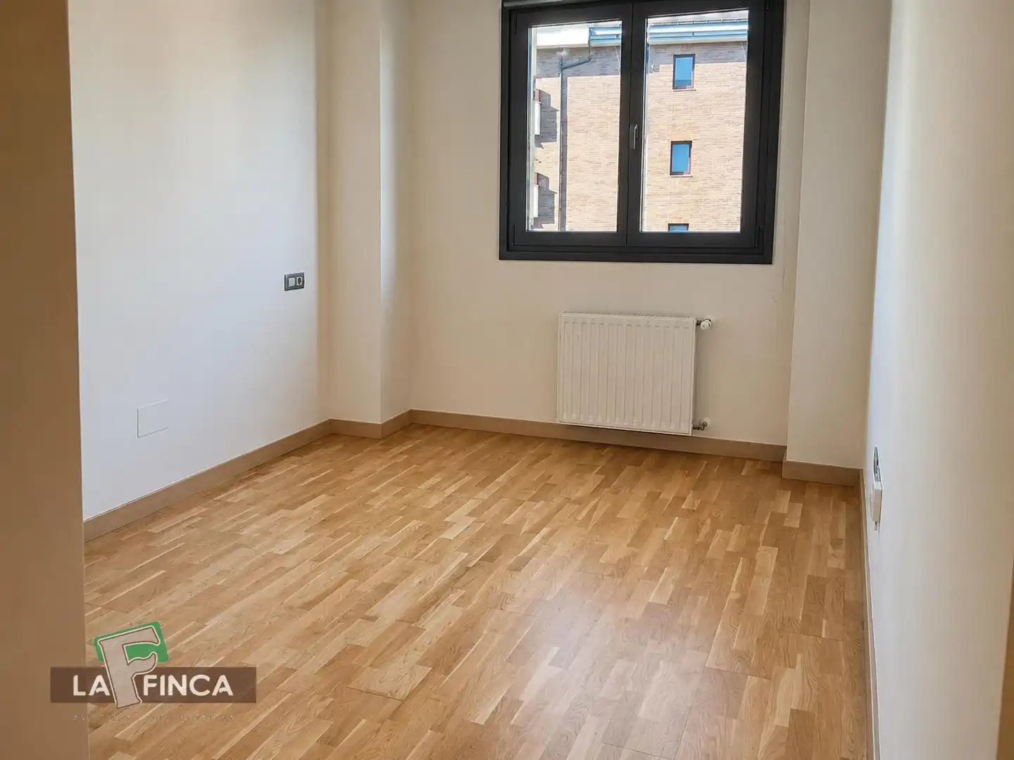 Schlafzimmer von Wohnung zum Verkauf in Oviedo  mit Heizung, Terrasse und Abstellraum