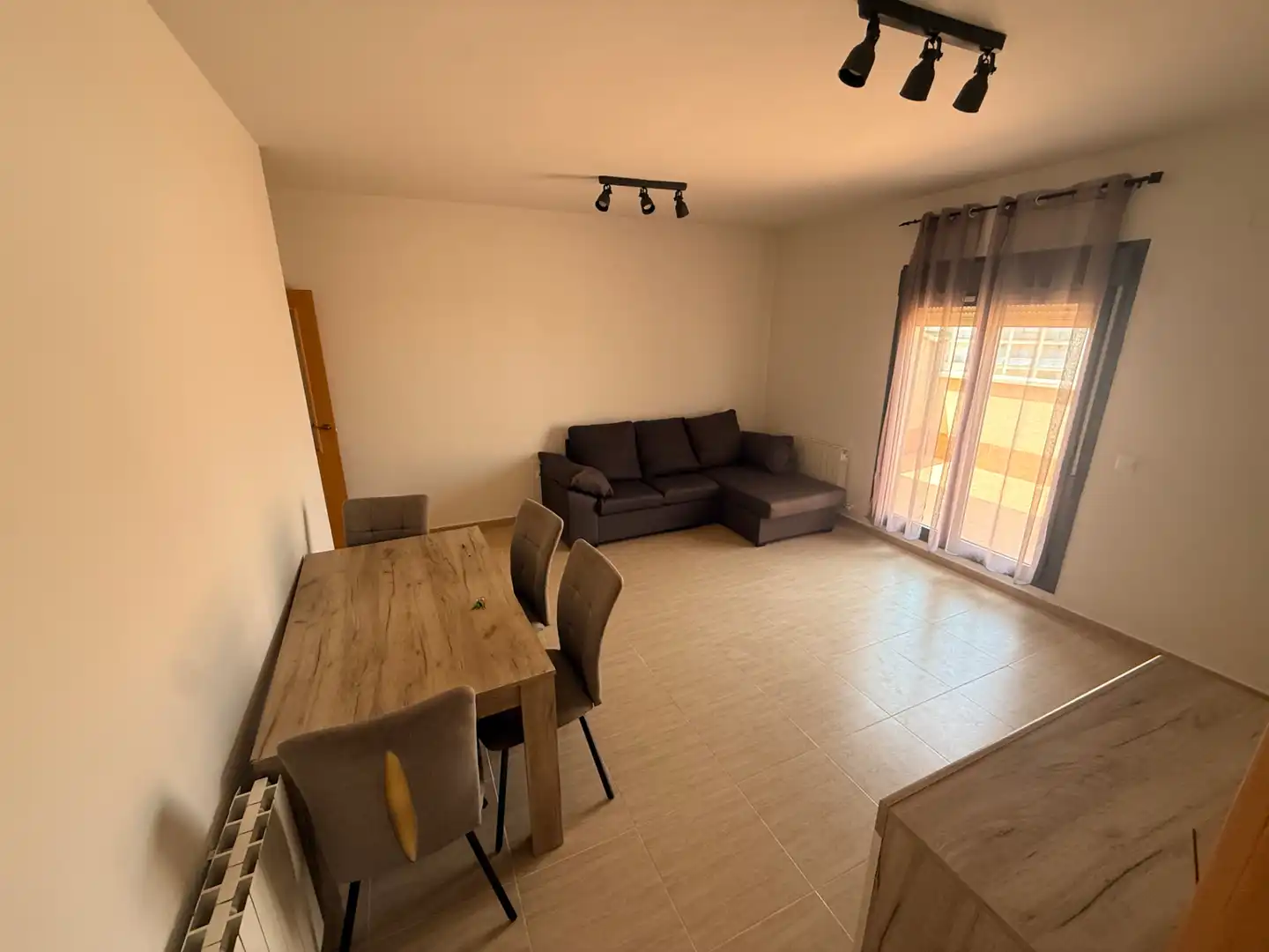 Sala d'estar de Àtic en venda en Tomelloso amb Terrassa i Moblat
