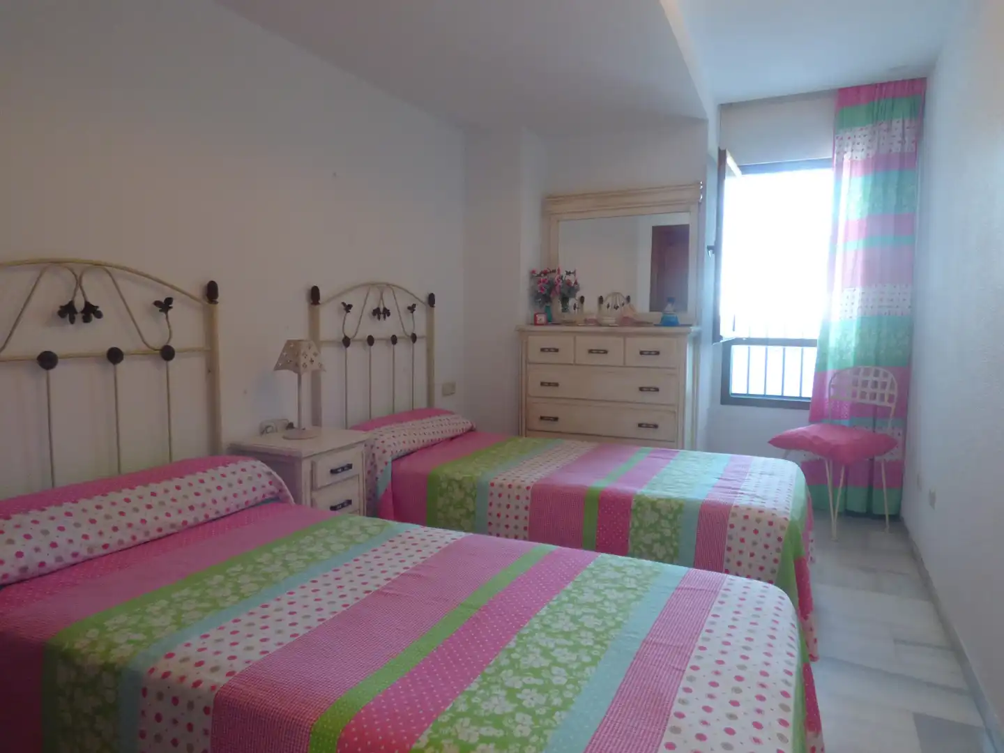 Schlafzimmer von Dachboden zum Verkauf in Cádiz mit Heizung und Terrasse