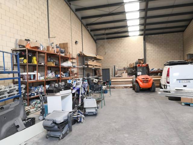 Nave industrial en Venta en Oyón-Oion