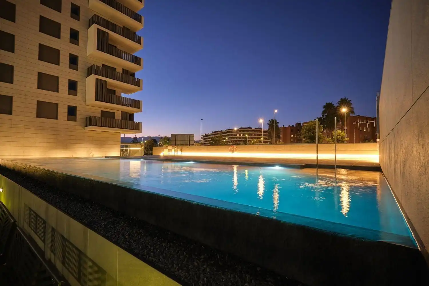 Schwimmbecken von Wohnung zum Verkauf in Tortosa mit Klimaanlage, Heizung und Privatgarten