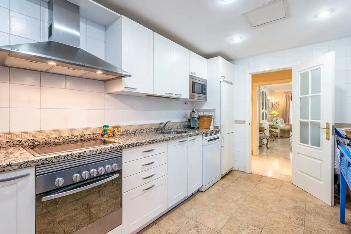 Cocina de Piso en venta en Marbella con Aire acondicionado y Trastero