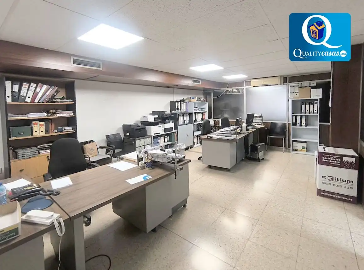 Oficina en venda a Centro
