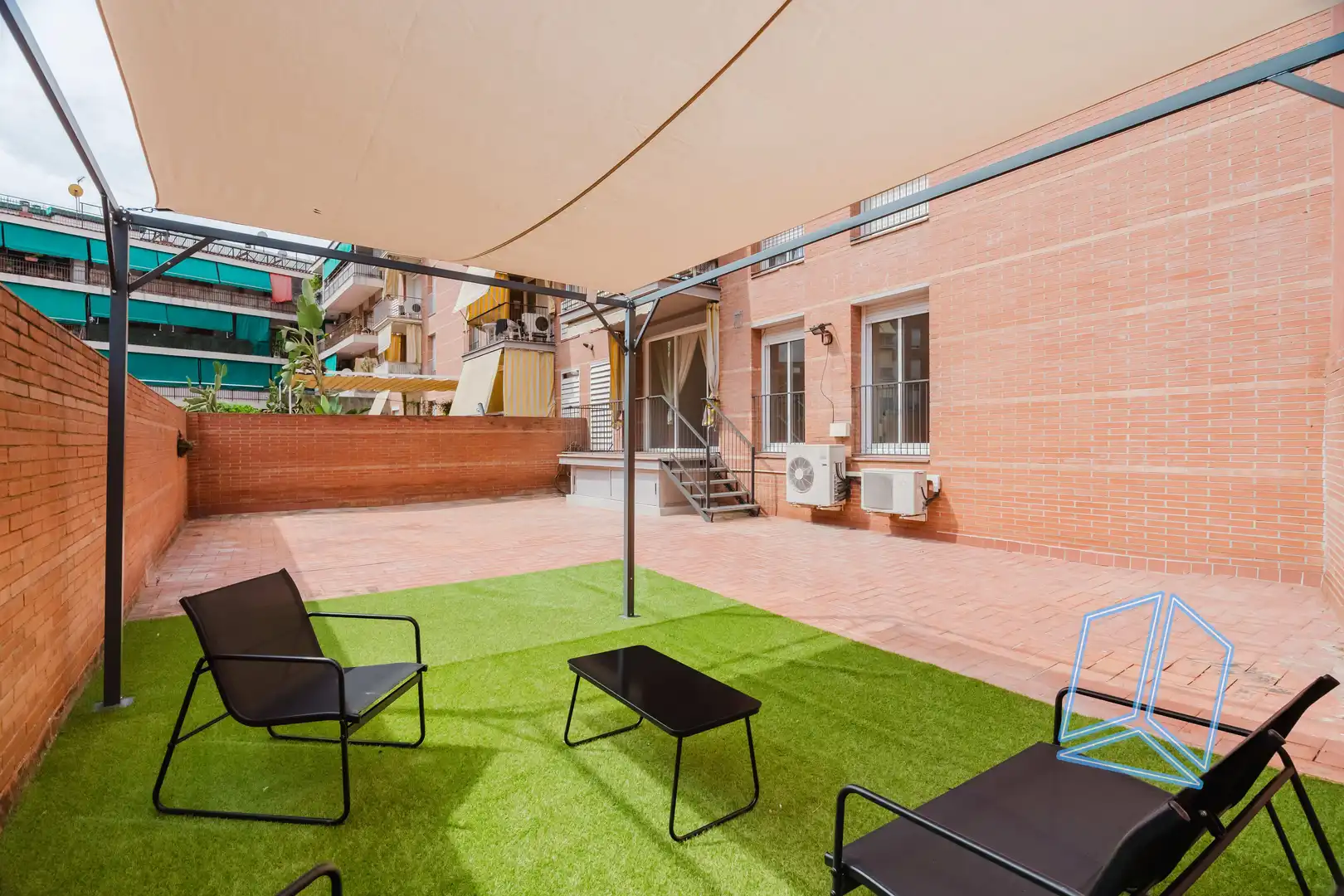 Terrassa de Pis en venda en Barcelona amb Calefacció, Terrassa i Traster