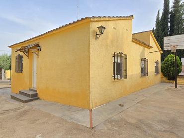Villa mit Pool zum Verkauf in Pedralba