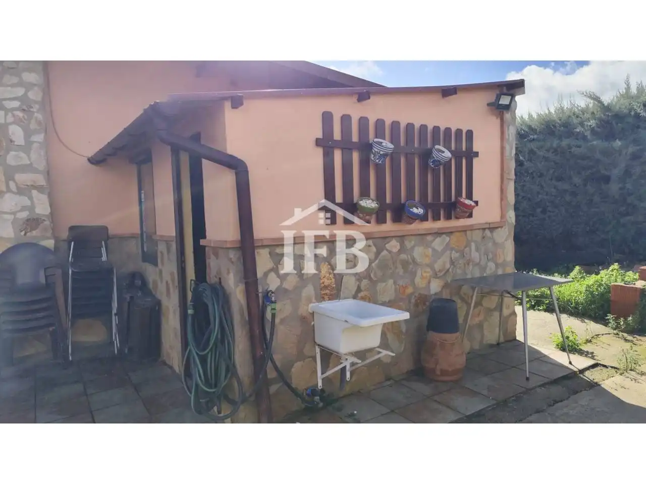Garden of Country homes for sale in Valverde de Leganés  with Air Conditioner, Heating and Private garden