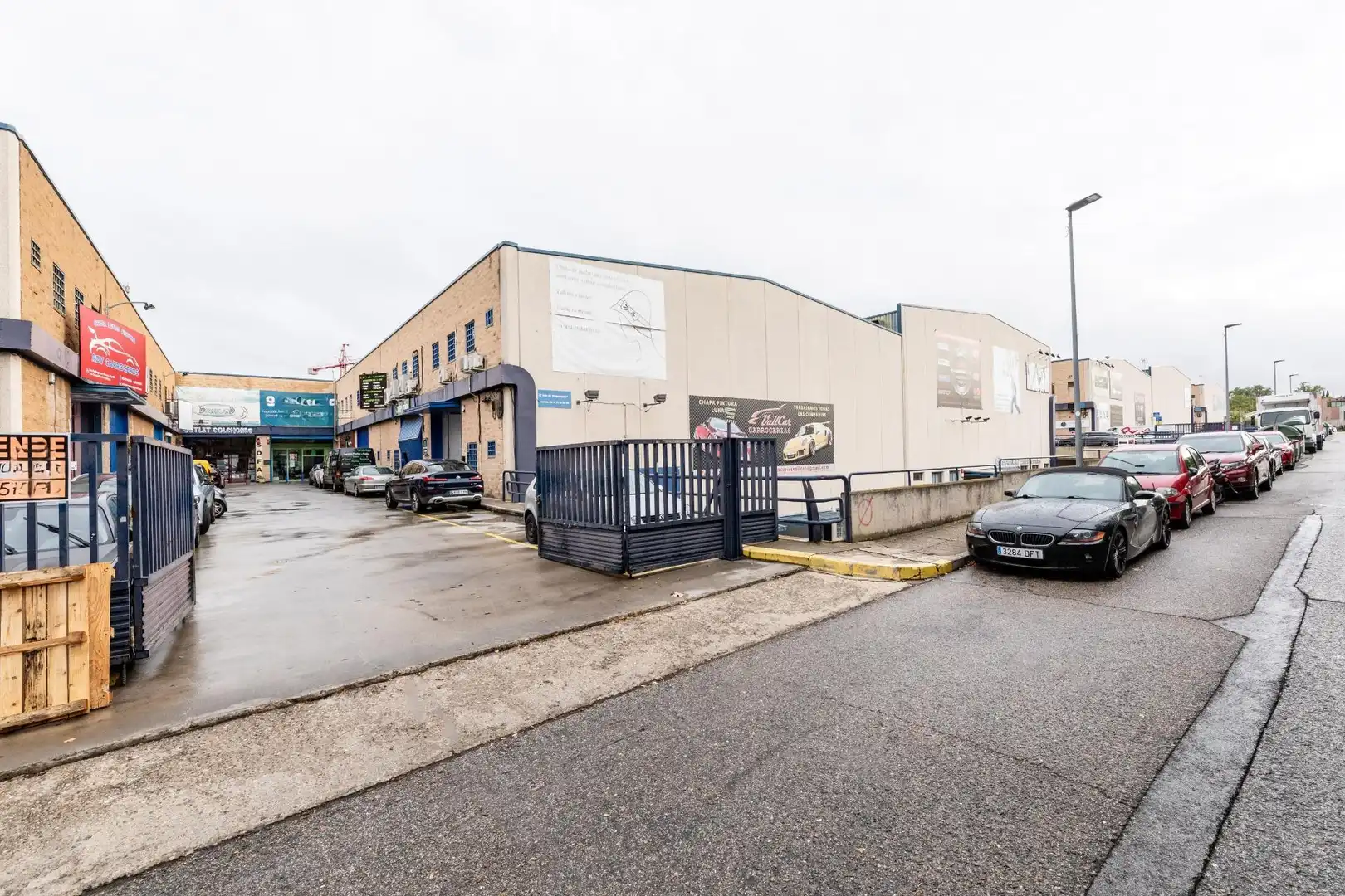 Vista exterior de Nave industrial de alquiler en San Sebastián de los Reyes