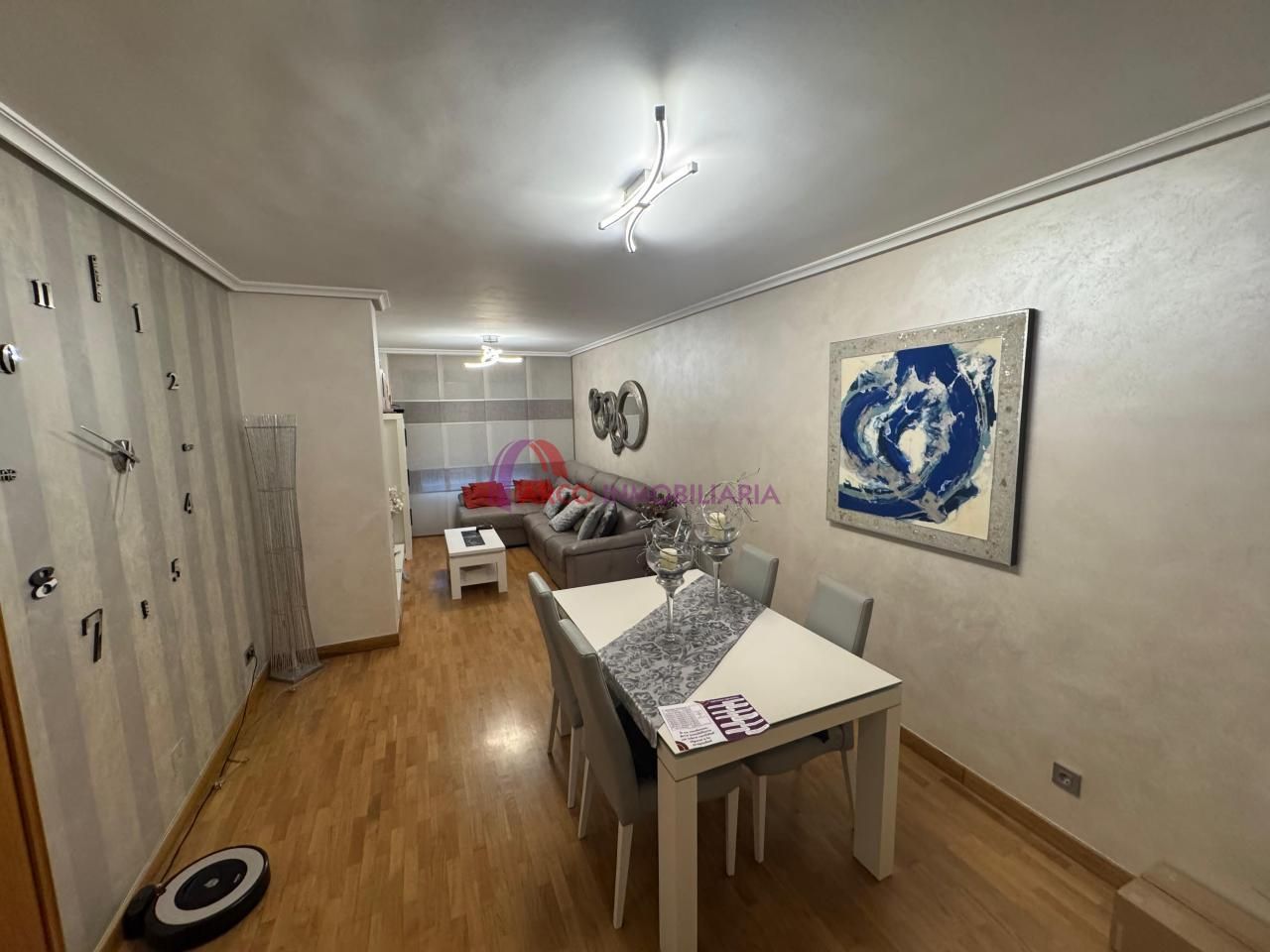 Sala de estar de Piso en venta en Burgos Capital con Calefacción, Trastero y Amueblado