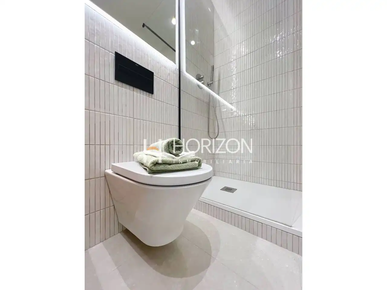 Badezimmer von Wohnung zum Verkauf in Barcelona mit Klimaanlage, Heizung und Möbliert