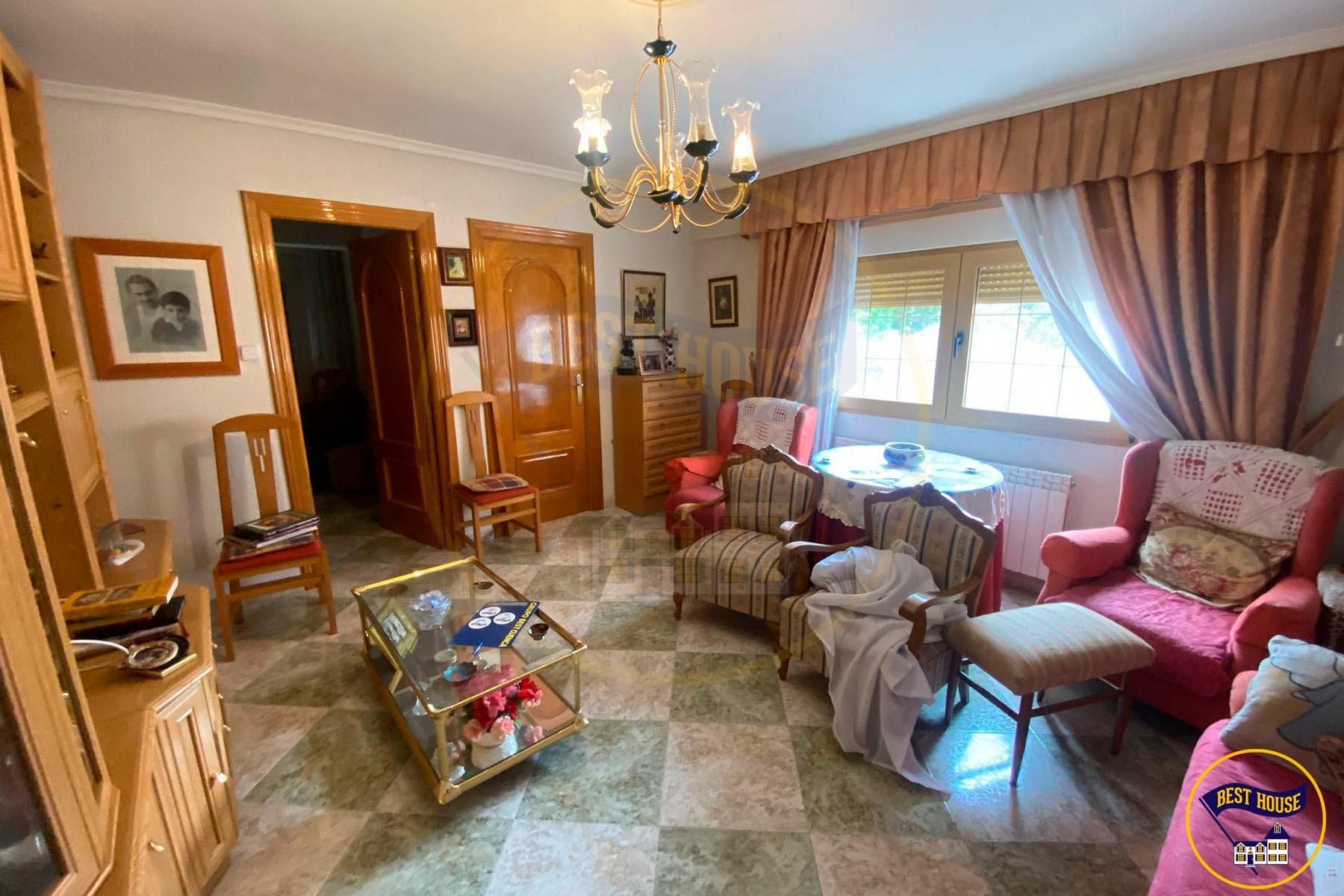 Living room of Flat for sale in Cuenca Capital  with Terrace, Storage room and Balcony
