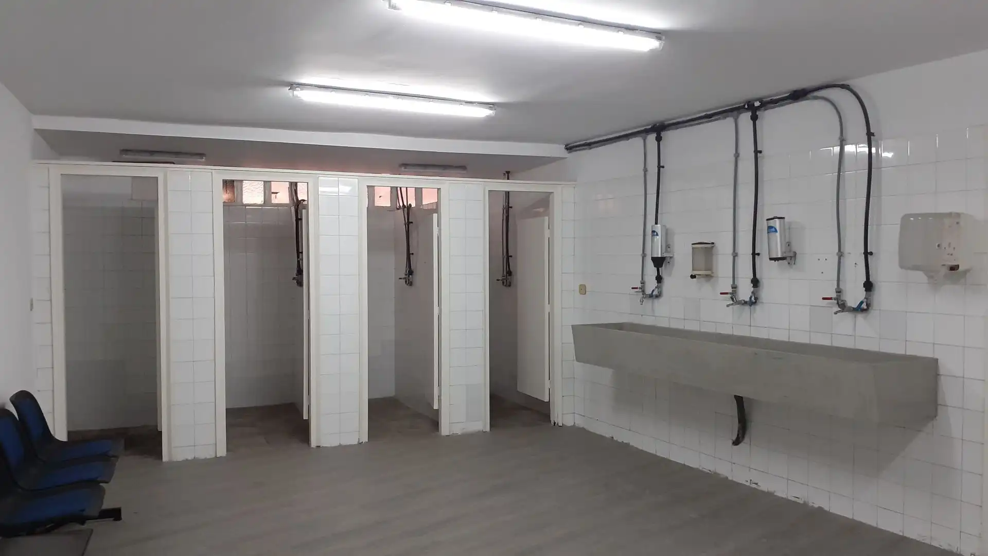 Badezimmer von Fabrikhallen zur Miete in Sant Boi de Llobregat
