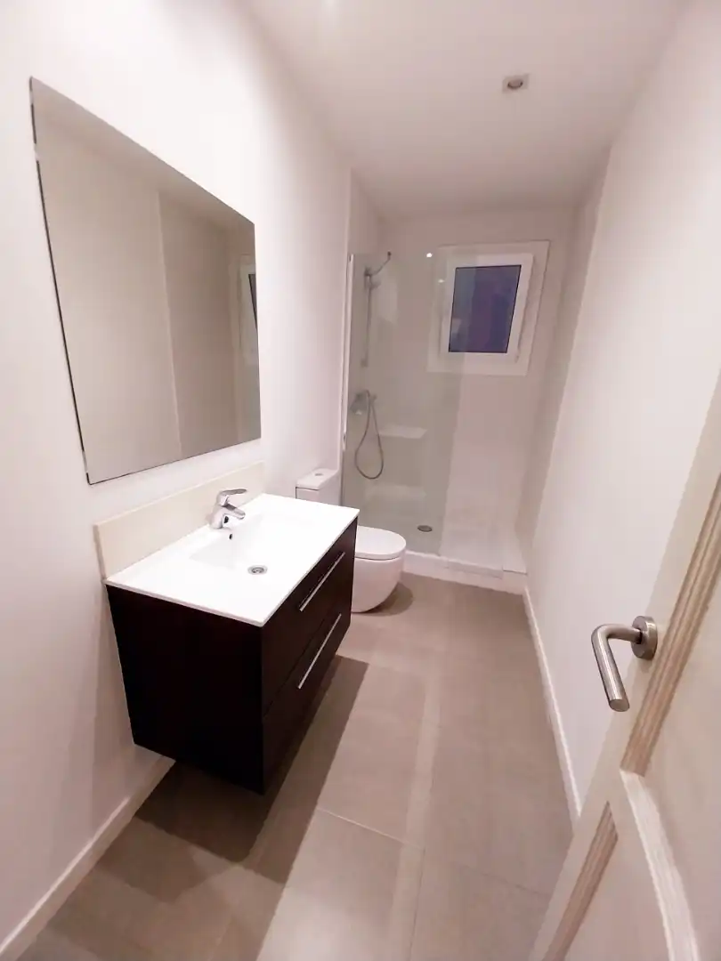 Bathroom of Flat for rent in Barcelona  with Heating, Terrace and Oven