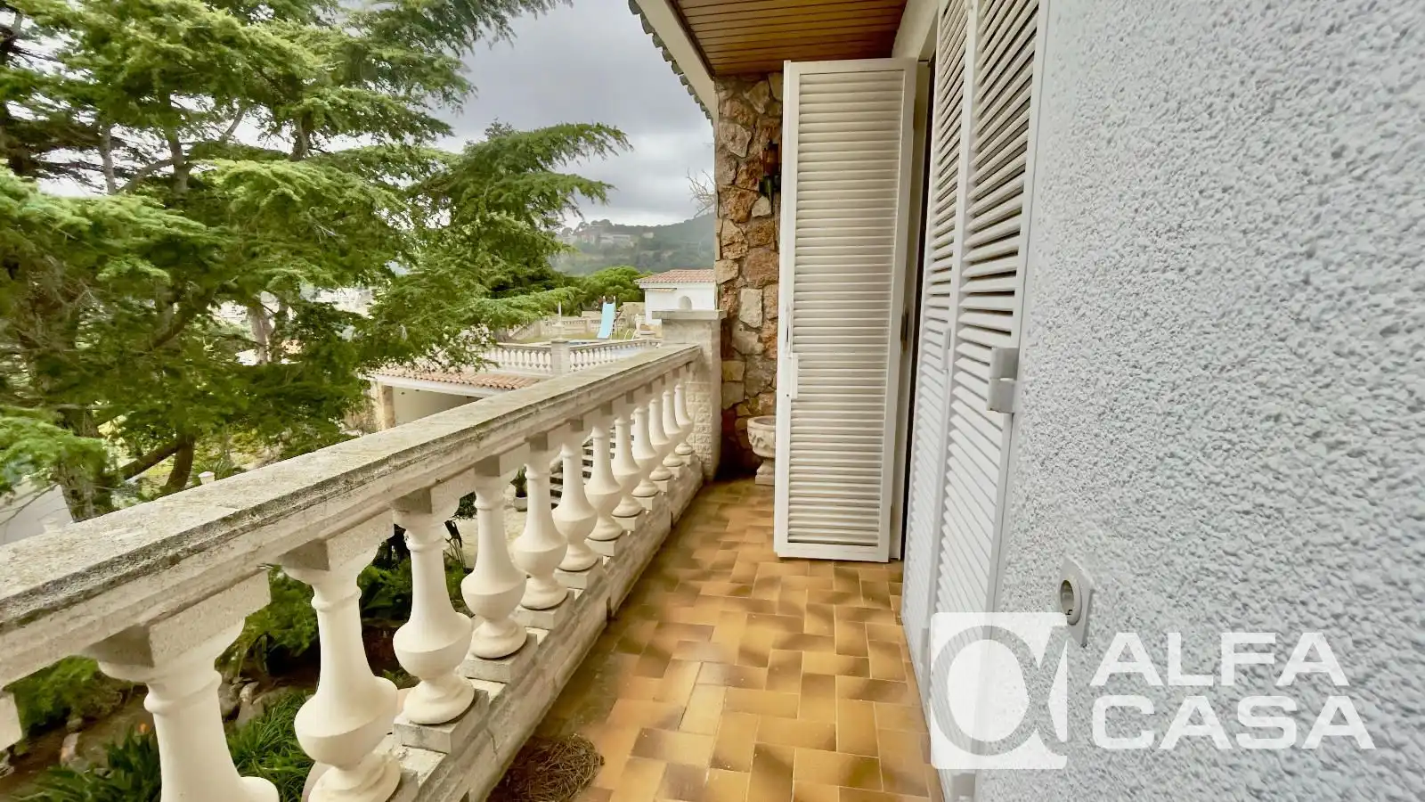 Balcony of Houses for sale in Canyelles