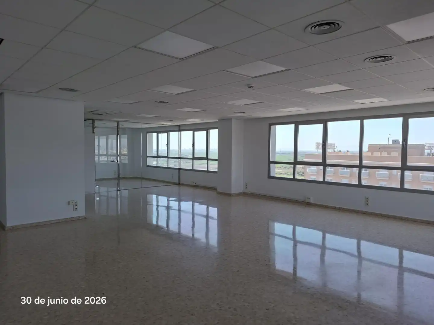 Oficina de alquiler en Massanassa