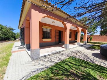 Xalet amb piscina en venda a Los Franceses – La Vega