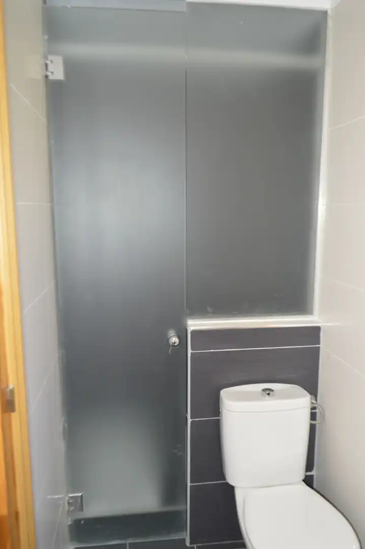 Badezimmer von Maisonette zur Miete in Manises mit Klimaanlage, Heizung und Möbliert